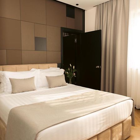 Venus Hotel Pristina Extérieur photo