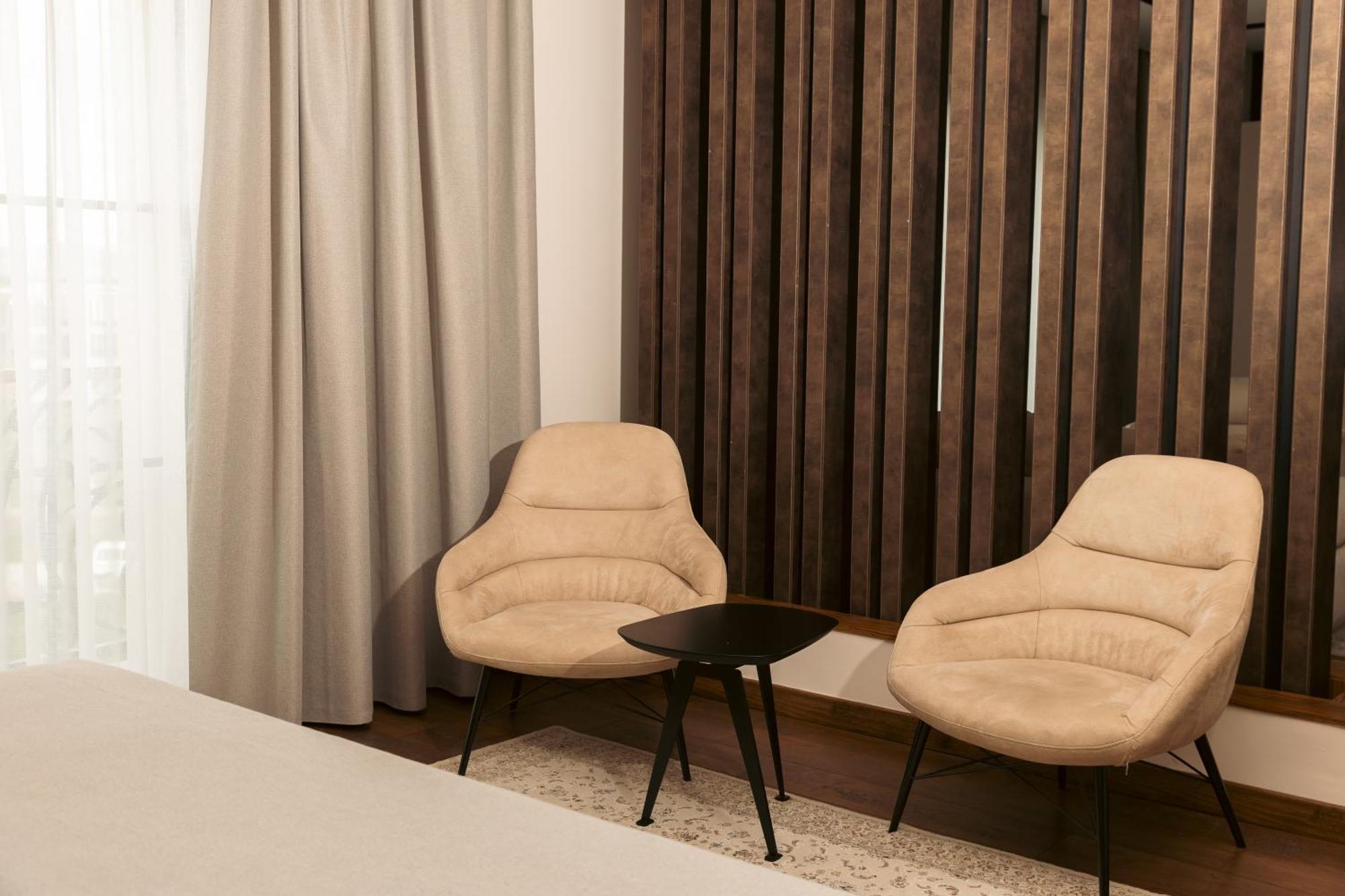 Venus Hotel Pristina Extérieur photo