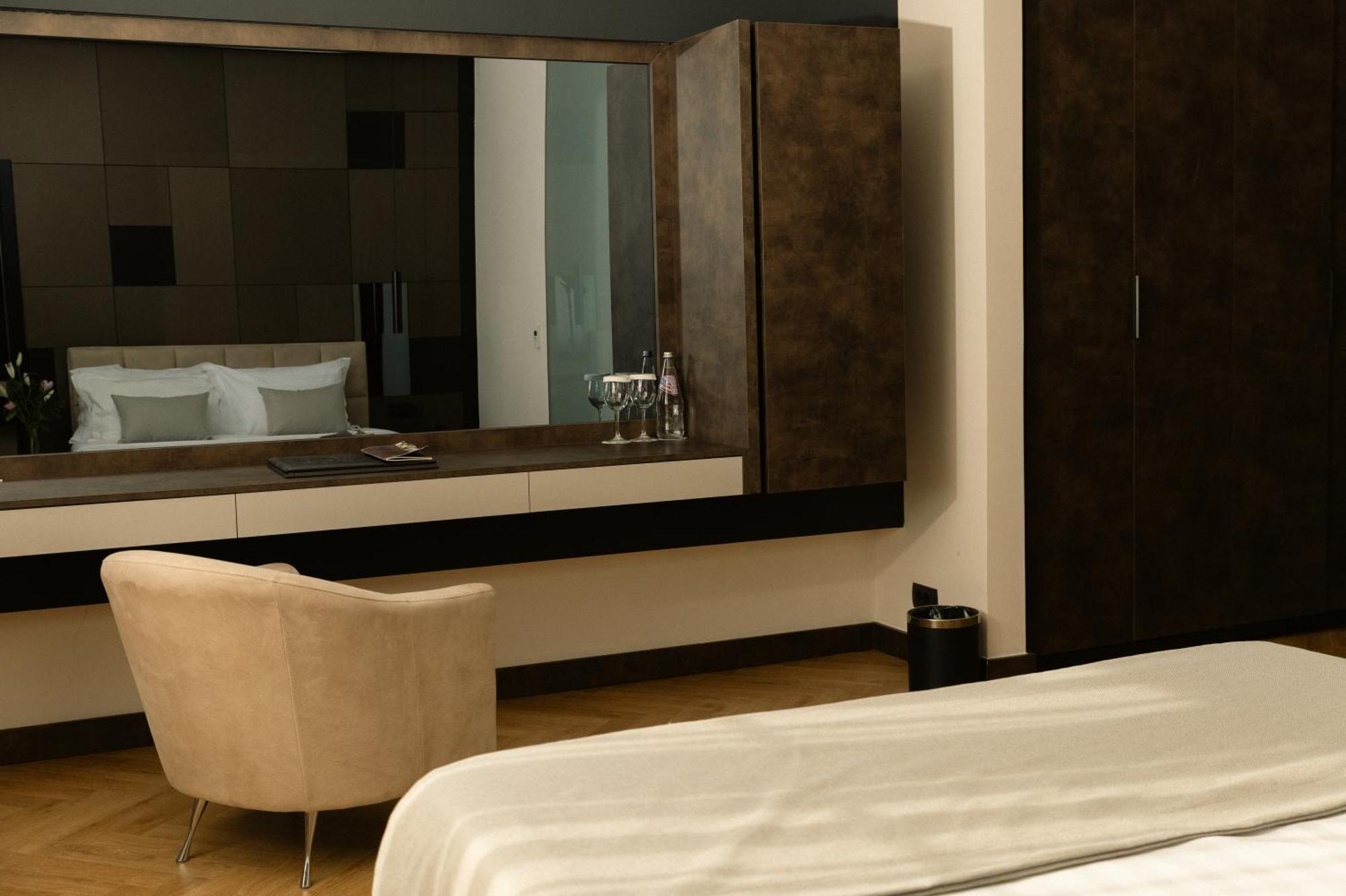 Venus Hotel Pristina Extérieur photo