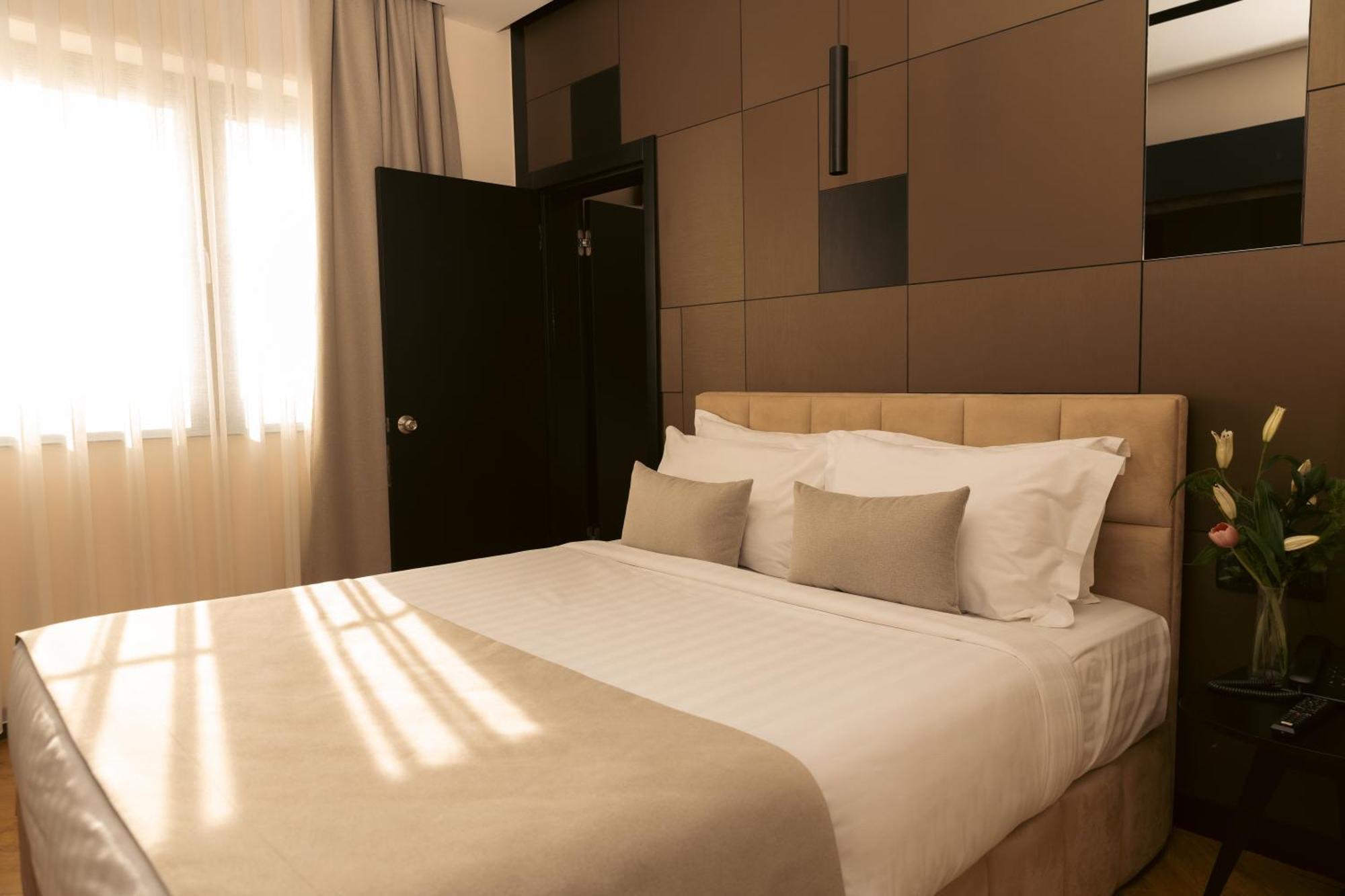 Venus Hotel Pristina Extérieur photo