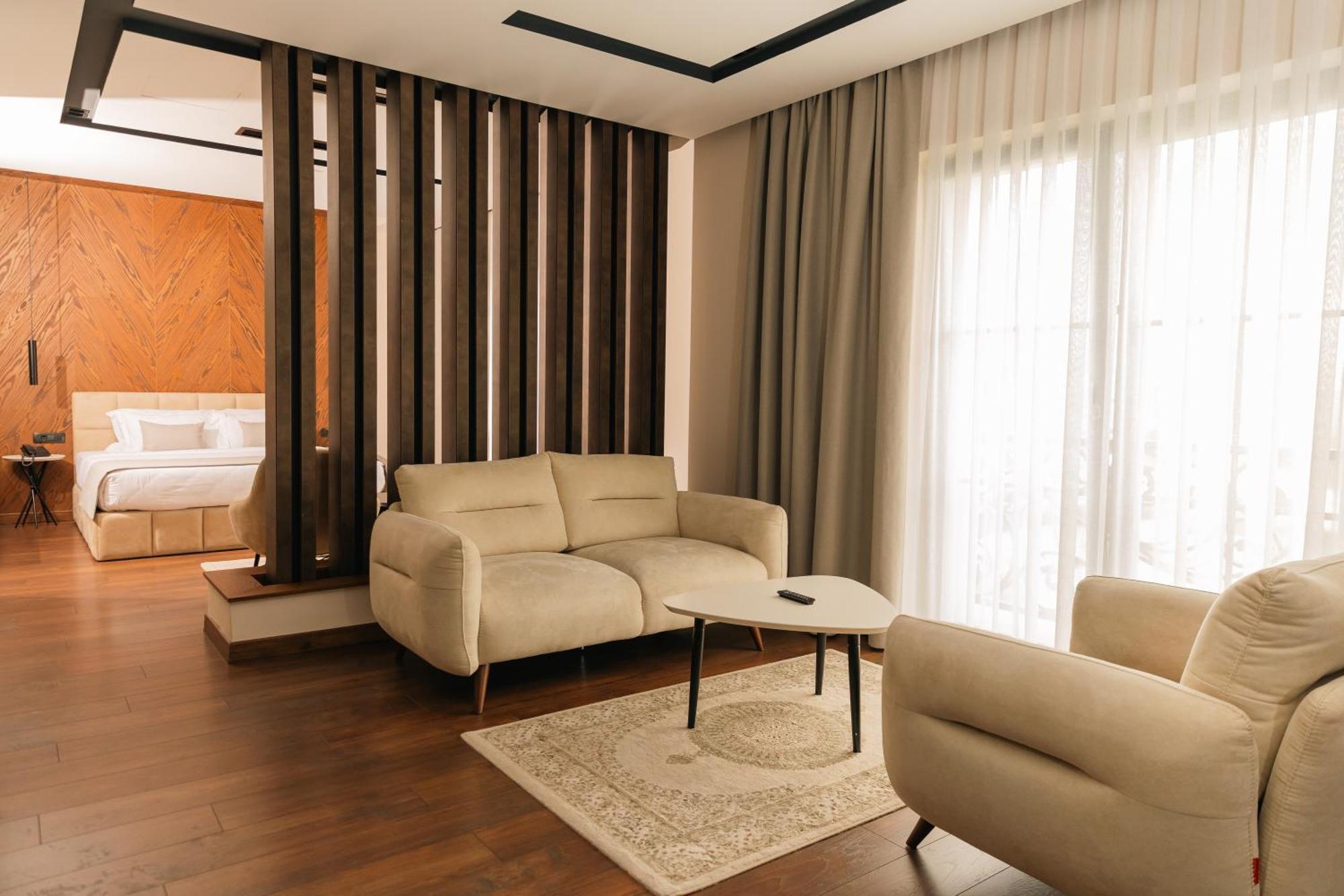 Venus Hotel Lipjan Extérieur photo