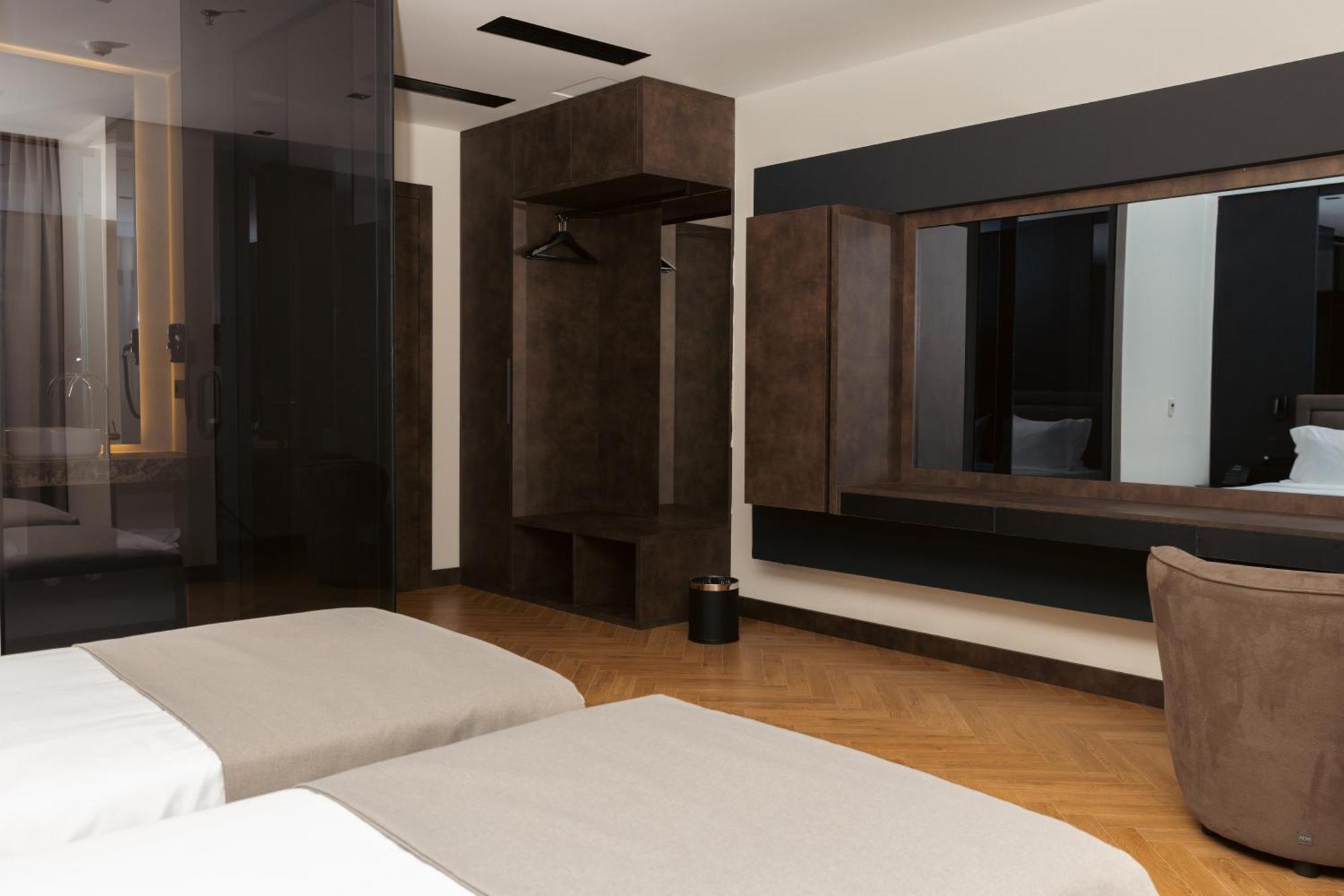 Venus Hotel Pristina Extérieur photo