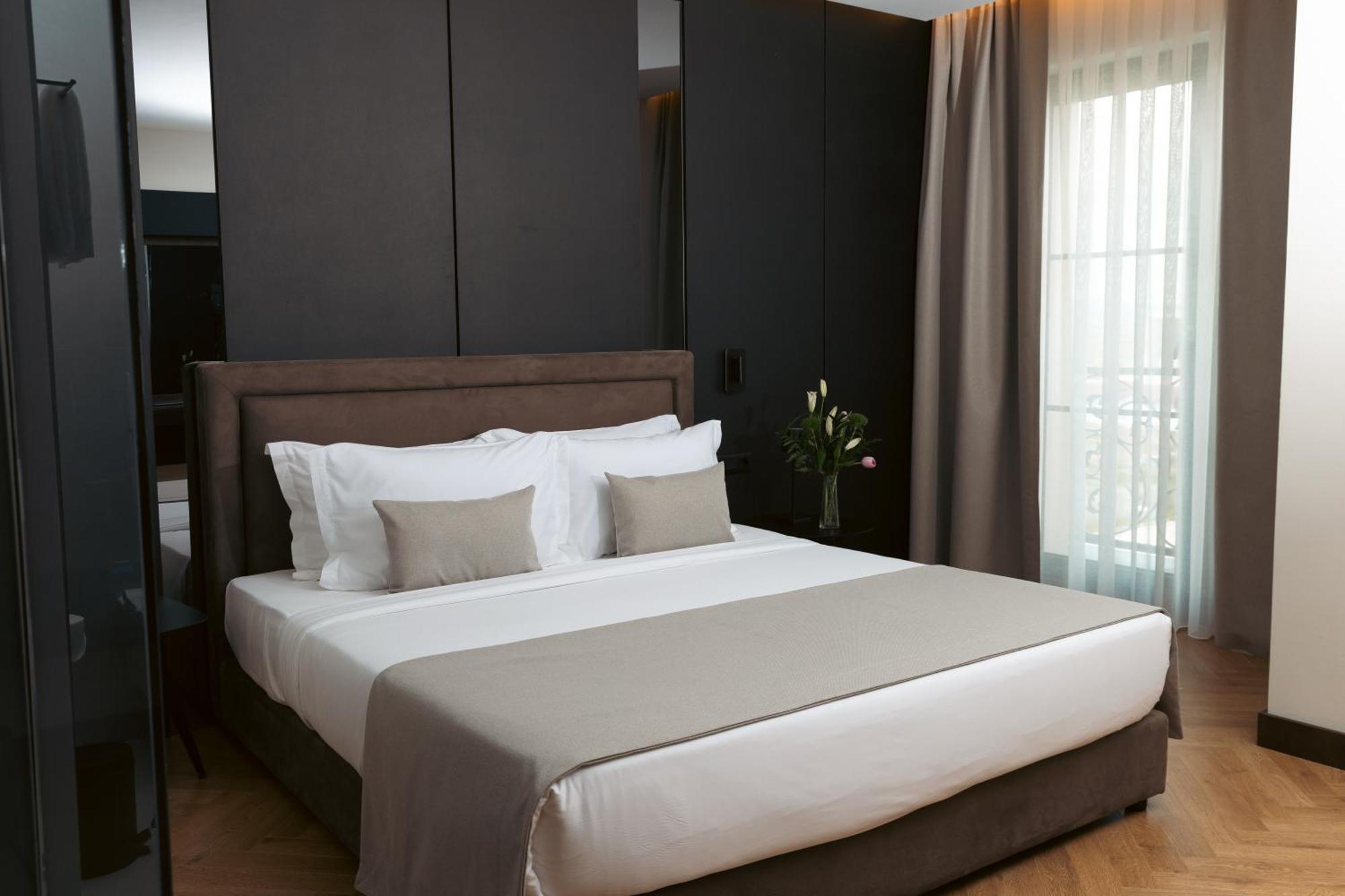 Venus Hotel Pristina Extérieur photo