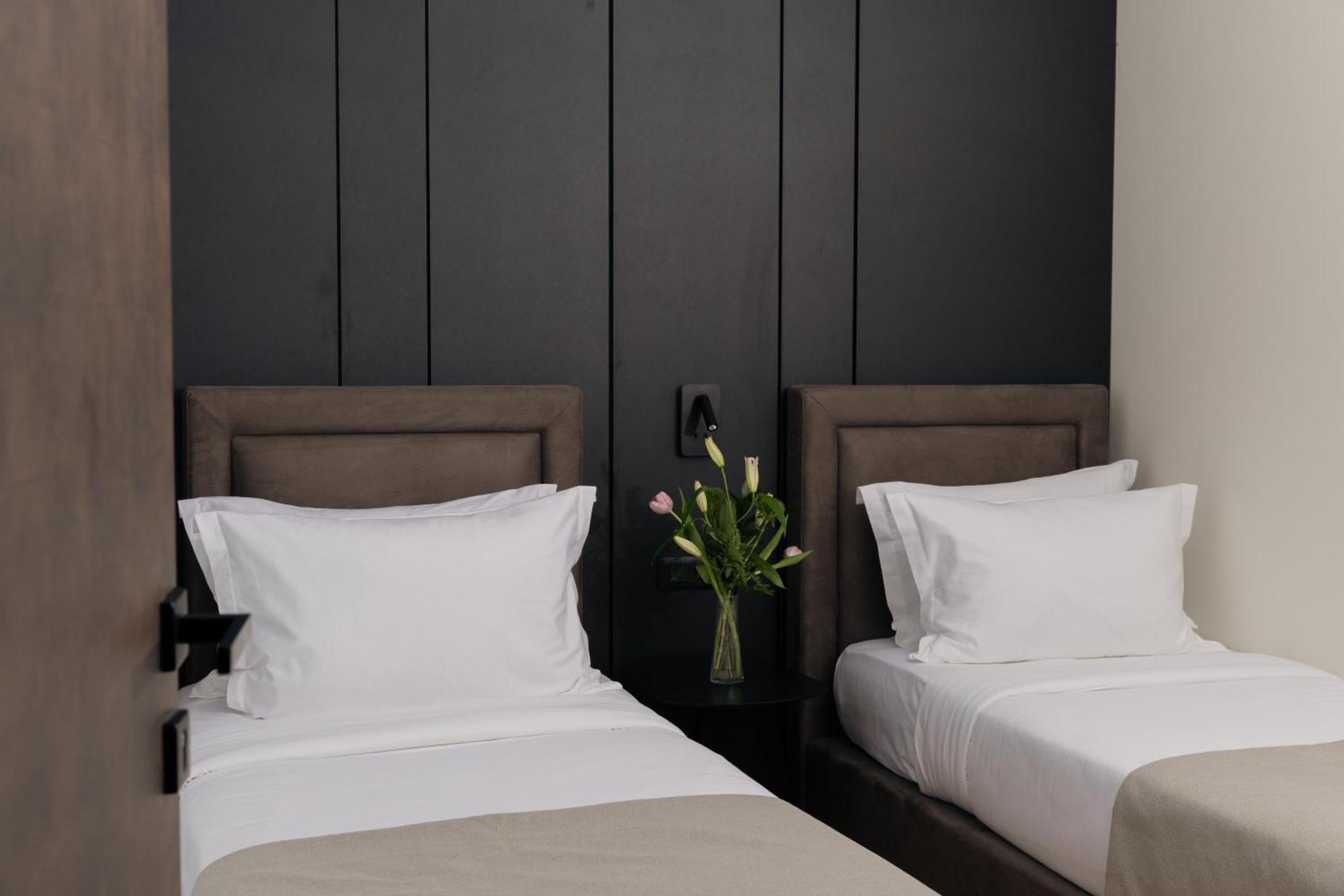 Venus Hotel Pristina Extérieur photo