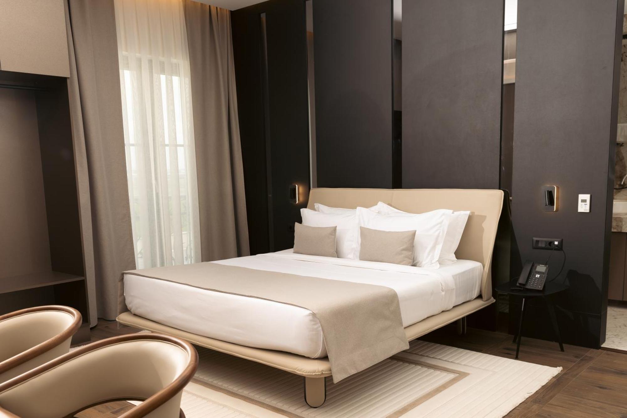 Venus Hotel Pristina Extérieur photo