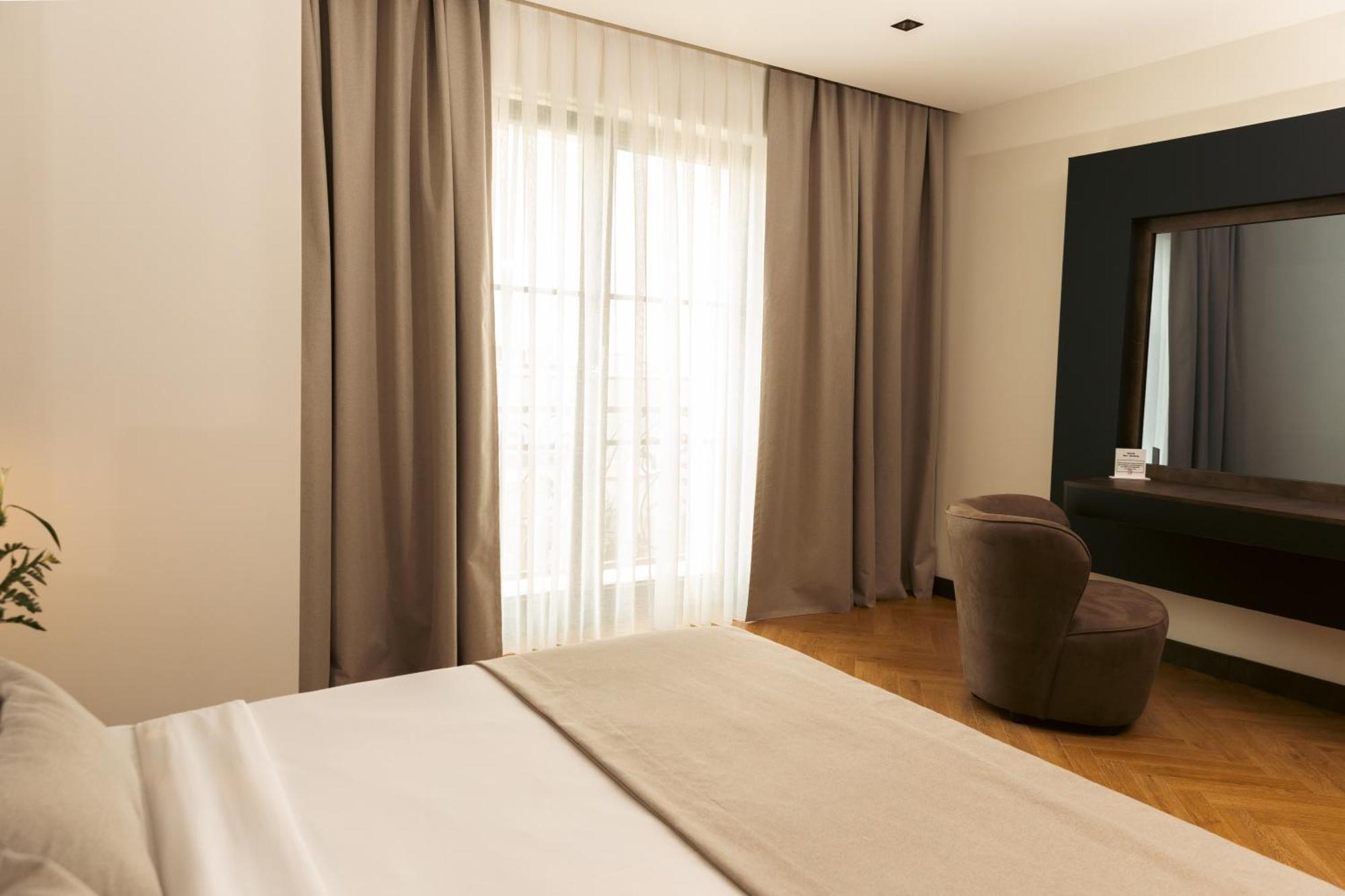 Venus Hotel Pristina Extérieur photo
