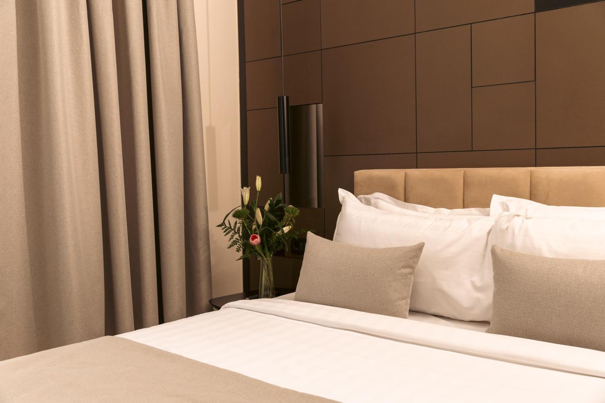 Venus Hotel Pristina Extérieur photo