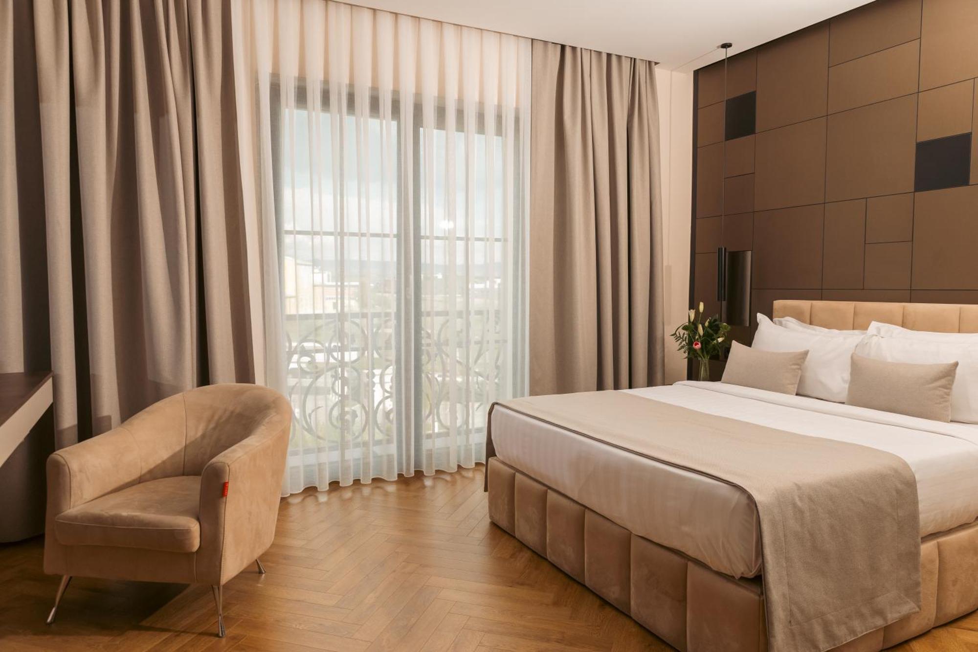 Venus Hotel Lipjan Extérieur photo