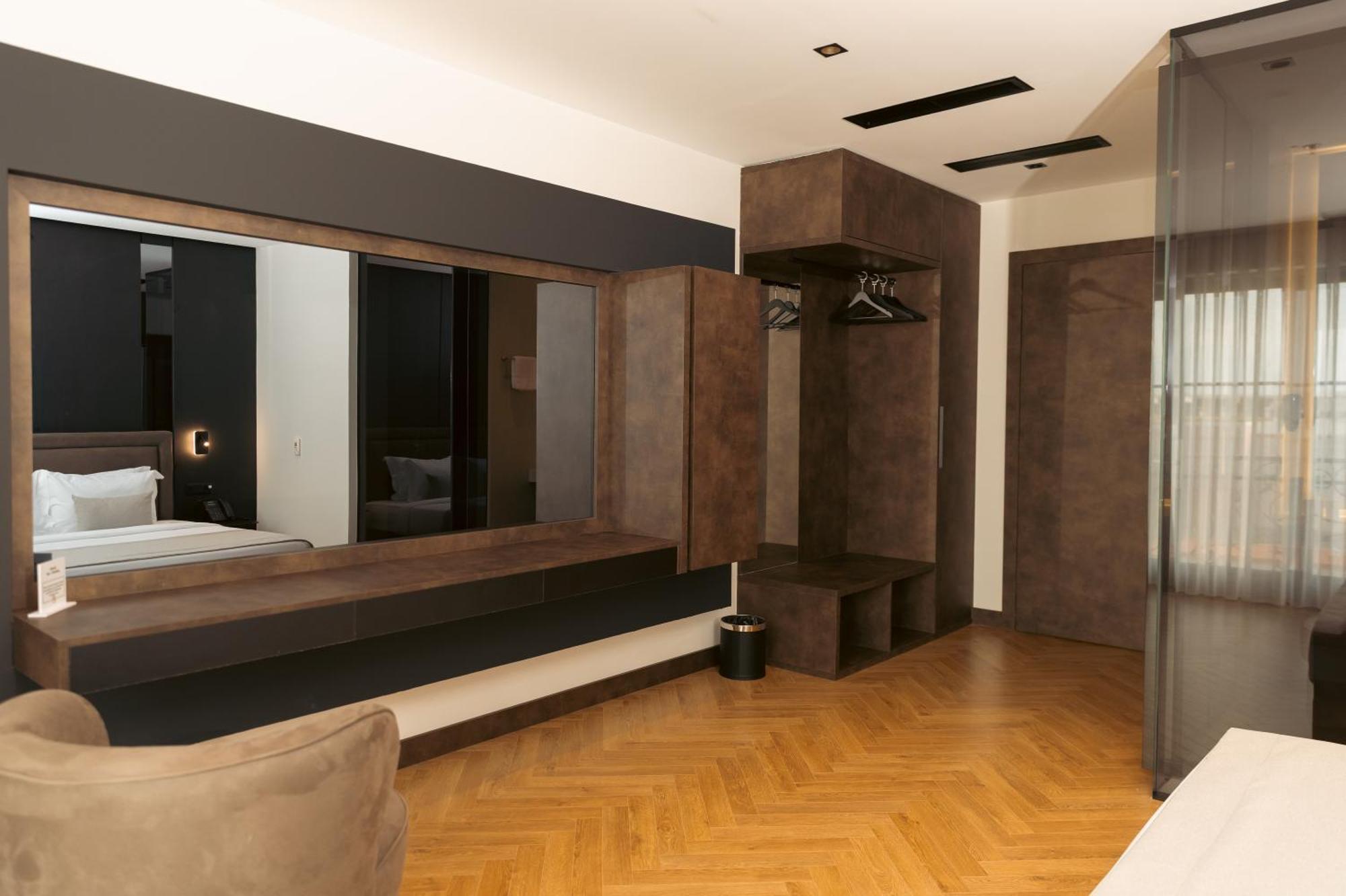 Venus Hotel Pristina Extérieur photo