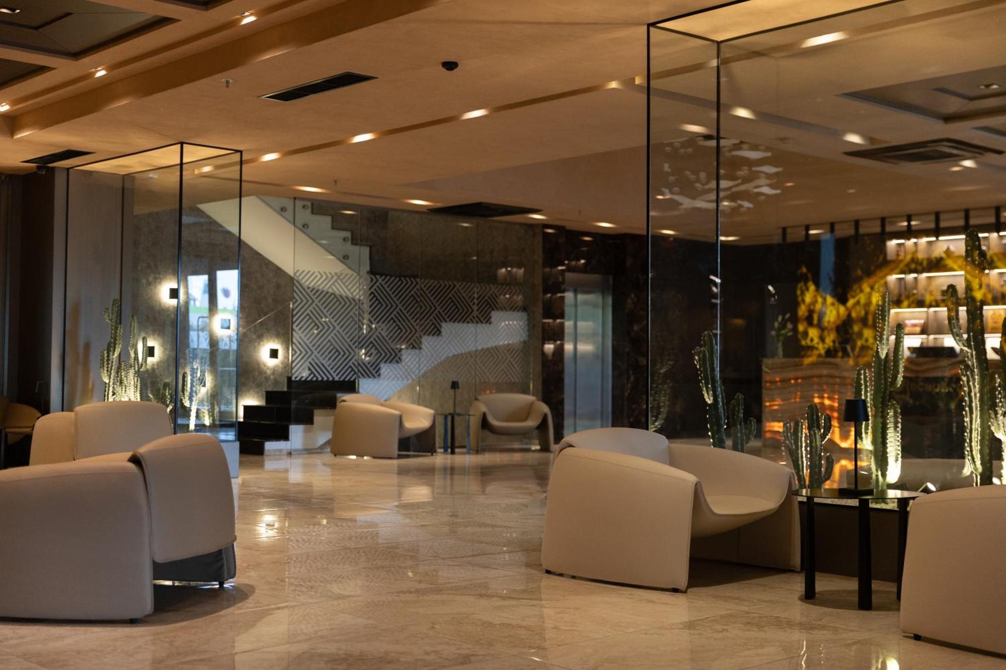 Venus Hotel Lipjan Extérieur photo